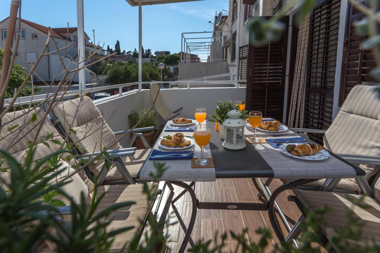 חוואר So Hvar So Good! Spacious With Terrace מראה חיצוני תמונה