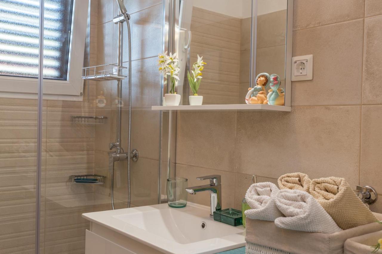 חוואר So Hvar So Good! Spacious With Terrace מראה חיצוני תמונה