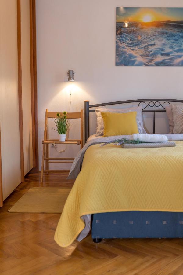 חוואר So Hvar So Good! Spacious With Terrace מראה חיצוני תמונה