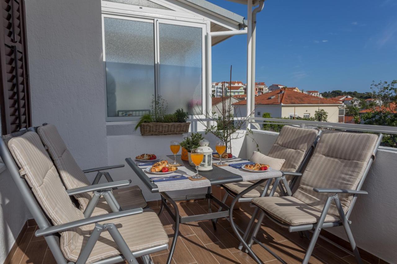 חוואר So Hvar So Good! Spacious With Terrace מראה חיצוני תמונה
