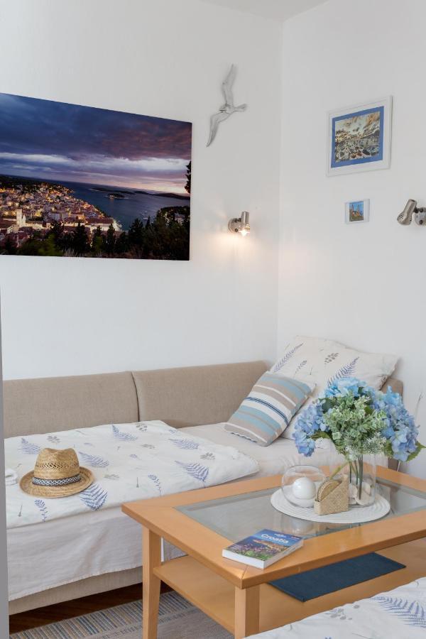 חוואר So Hvar So Good! Spacious With Terrace מראה חיצוני תמונה
