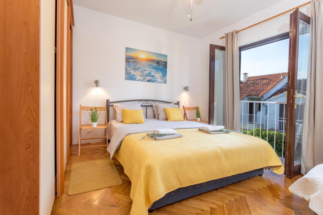 חוואר So Hvar So Good! Spacious With Terrace מראה חיצוני תמונה