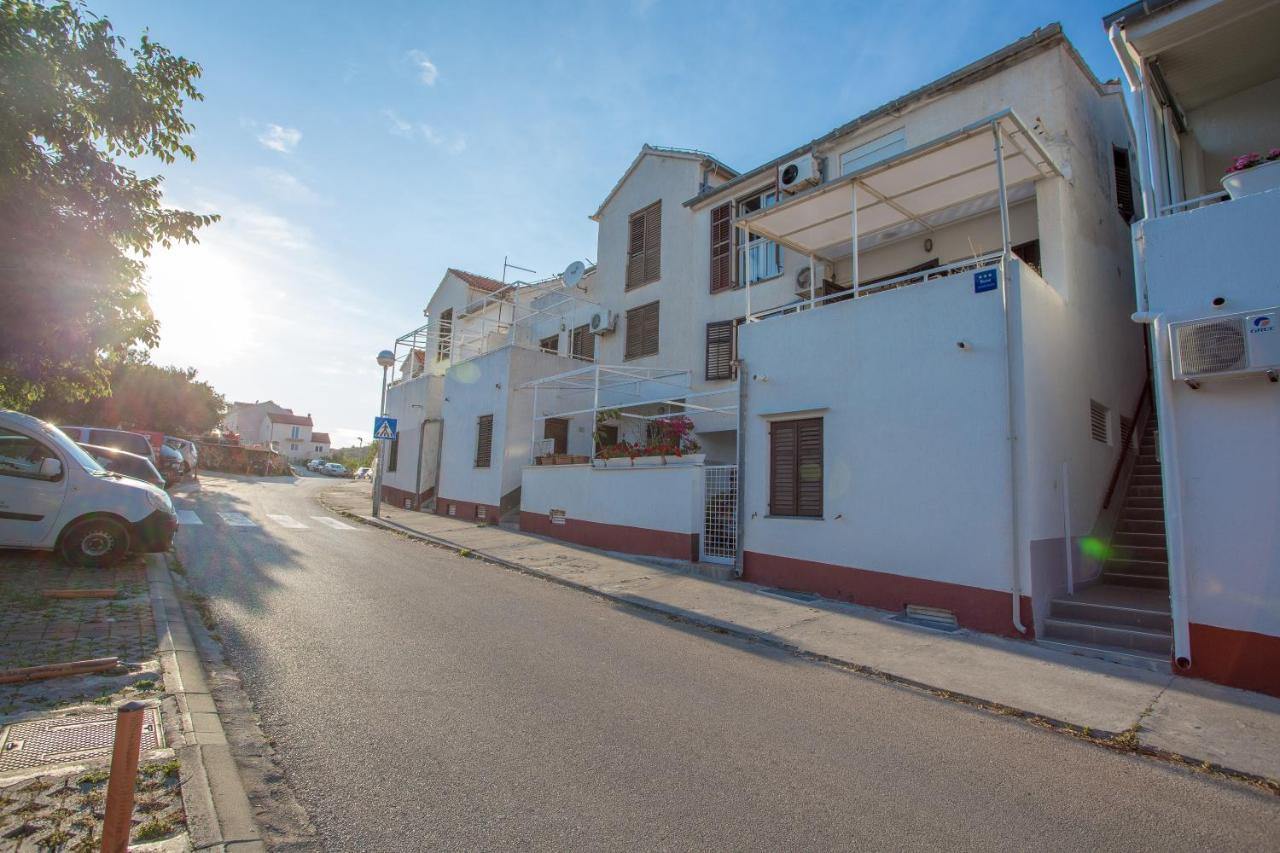 חוואר So Hvar So Good! Spacious With Terrace מראה חיצוני תמונה