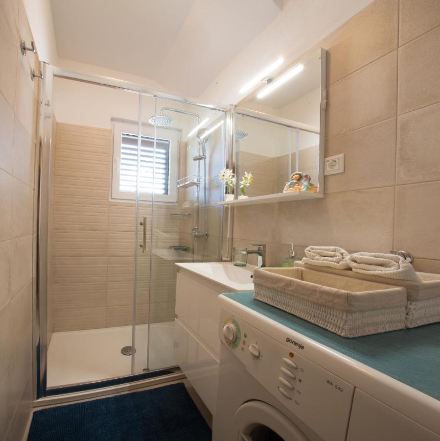 חוואר So Hvar So Good! Spacious With Terrace מראה חיצוני תמונה