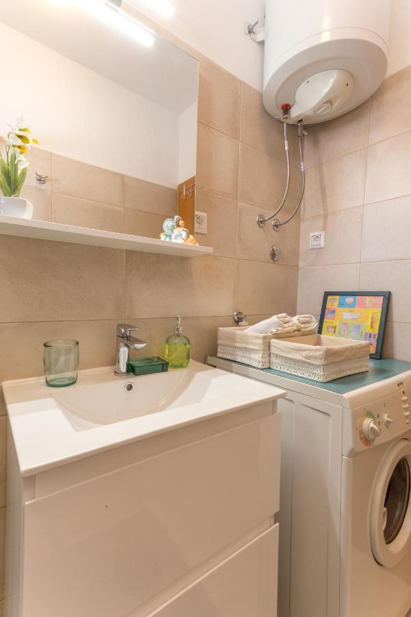 חוואר So Hvar So Good! Spacious With Terrace מראה חיצוני תמונה