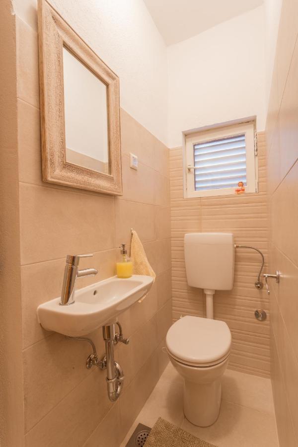 חוואר So Hvar So Good! Spacious With Terrace מראה חיצוני תמונה